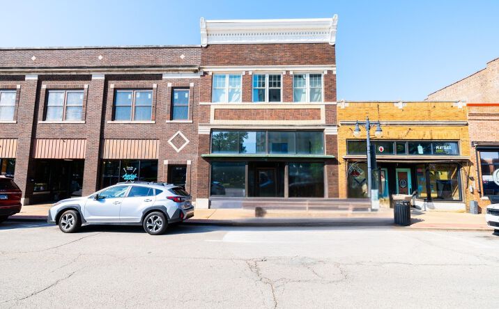Pictures of Office, Retail, Mixed Use property located at 217 COURT Street, Pekin, IL 61554 for sales - image #1