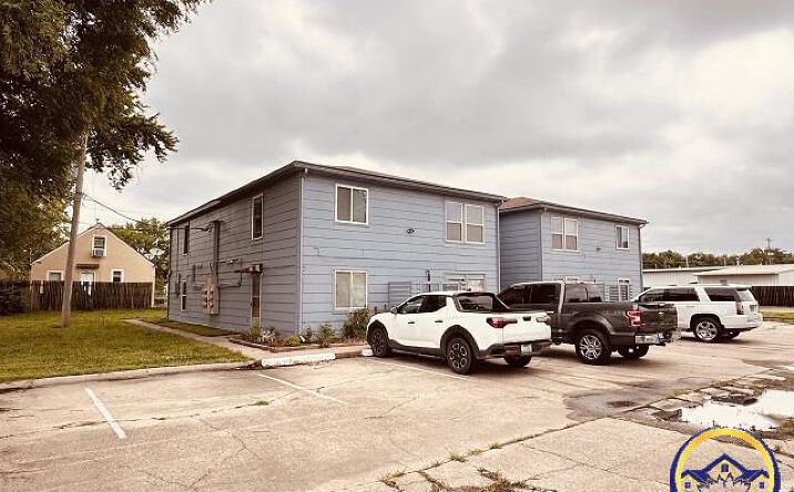Pictures of Multifamily property located at 2031 NW Logan ST, Topeka, KS 66608 for sales - image #1