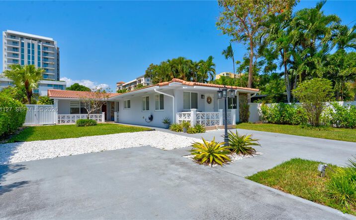 3611 SW 23rd St, Miami