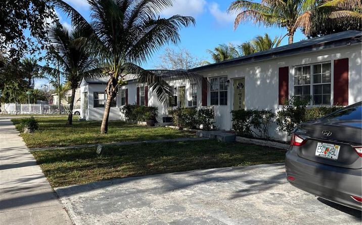 Pictures of Multifamily property located at 14155 NE 14th Ave, North Miami, FL 33161 for sales - image #1