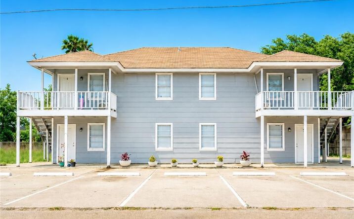 Pictures of Multifamily property located at 2110 De Leon Avenue, Donna, TX 78537 for sales - image #1