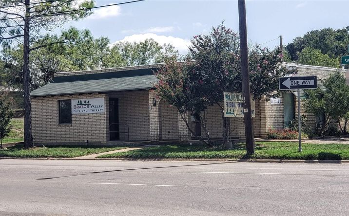 Pictures of Retail, Office, Mixed Use property located at Southwest 1st Street, Mineral Wells, TX 76067 for sales - image #1
