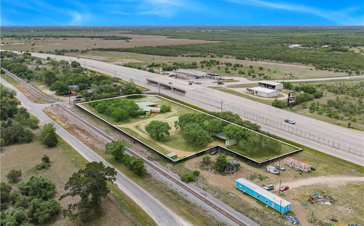 Pictures of Mixed Use property located at 13644 HWY 87 N, Nusery, TX 77976 for sales - image #1