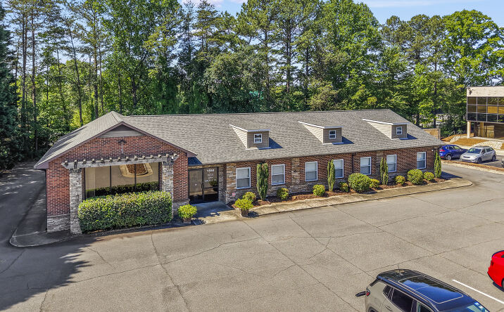 Pictures of Office property located at 1550 Westbrook Plaza Drive, Winston-Salem, NC 27103 for sales - image #1