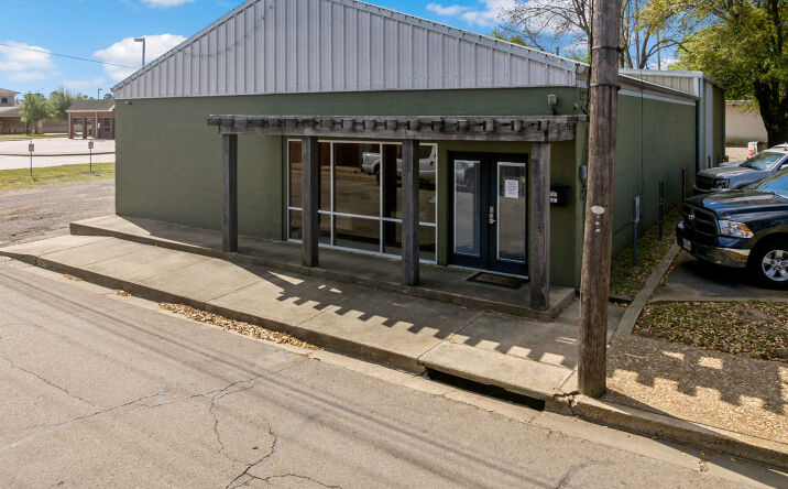 Pictures of Retail, Office, Mixed Use property located at 141 East Marshall Street, Pittsburg, TX 75686 for sales - image #1