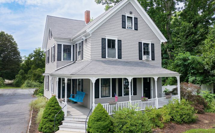 Pictures of Mixed Use property located at 1402 Tucker Rd, Dartmouth, MA 02747 for comps - image #1