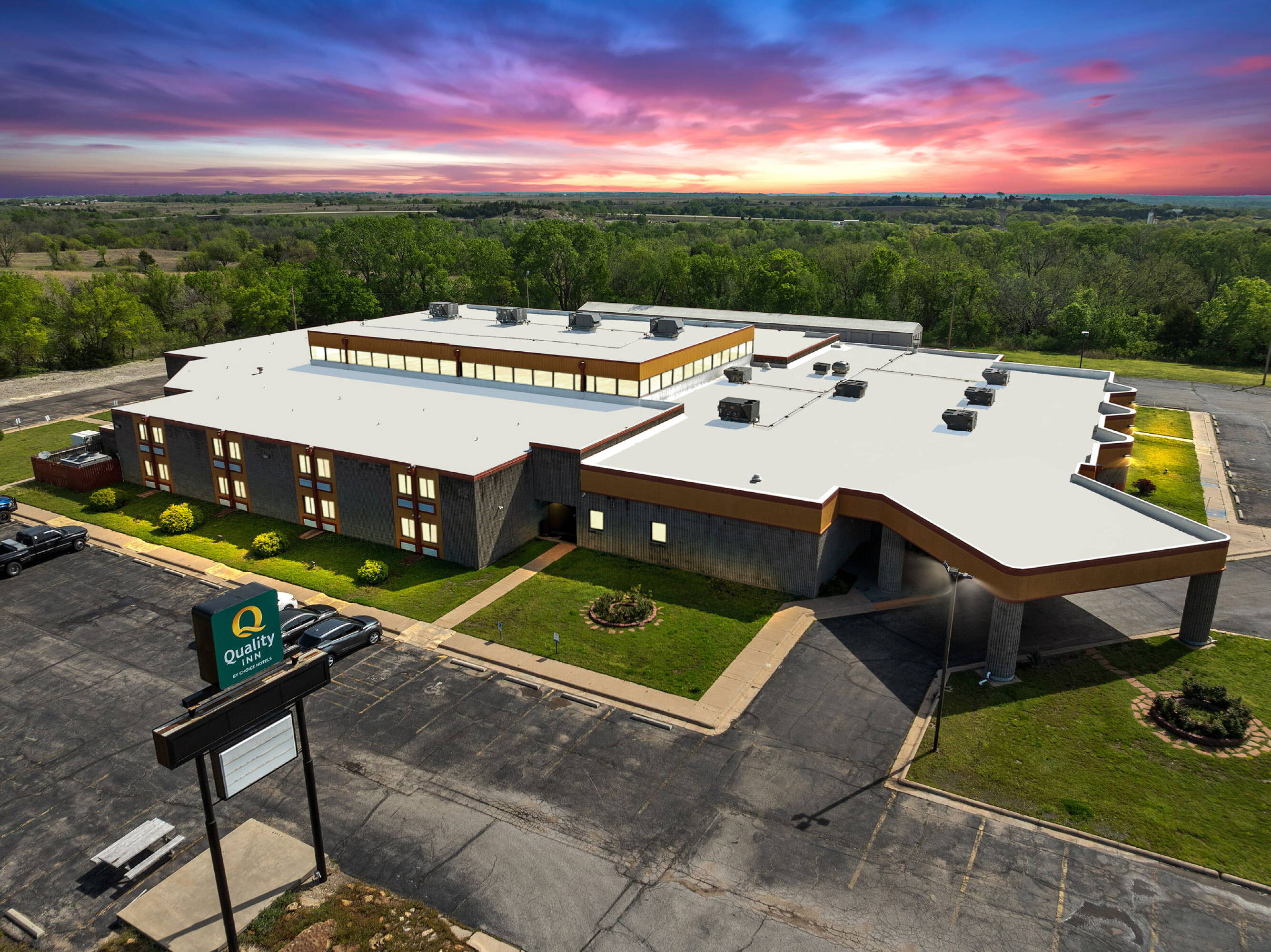 3232 N Summit St, Arkansas City, KS 67005