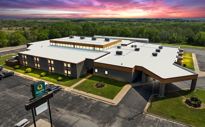 Pictures of Hospitality, Mixed Use, Self Storage property located at 3232 N SUMMIT ST, ARKANSAS CITY, KS 67005-8867 for sales - image #1
