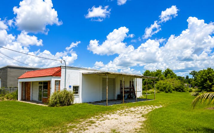 Pictures of Industrial property located at 914 Angle Road, Fort Pierce, FL 34947 for sales - image #1