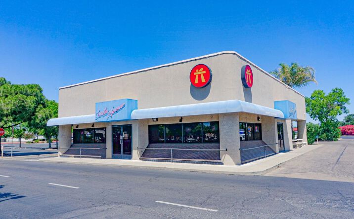 Pictures of Retail property located at 480 North 11th Avenue, Hanford, CA 93230 for sales - image #1