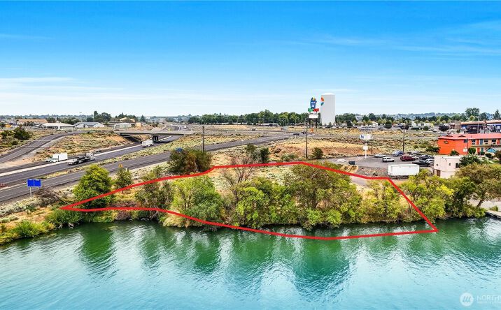Pictures of Land property located at 0 Nna Lakeshore Court, Moses Lake, WA 98837 for sales - image #1