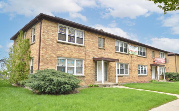 Pictures of Multifamily, Mixed Use, Business for Sale property located at 2809 W ATKINSON AVE, MILWAUKEE, WI 53209-6026 for sales - image #1