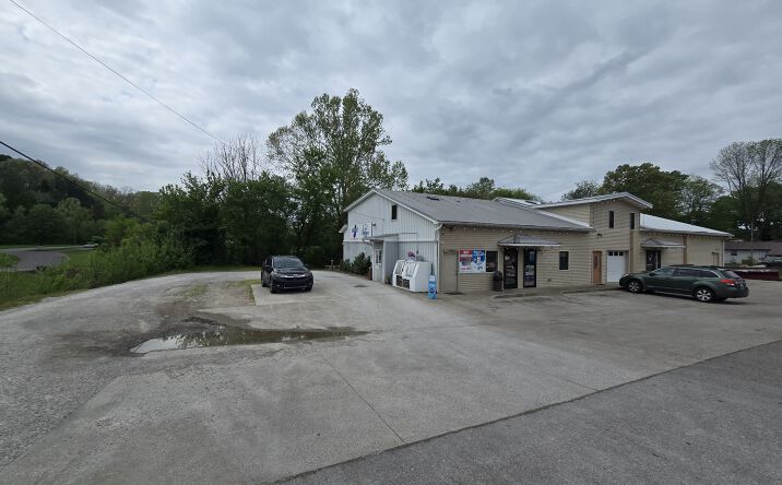 Pictures of Retail property located at 803 South Main Street, Brownsville, KY 42210 for sales - image #1