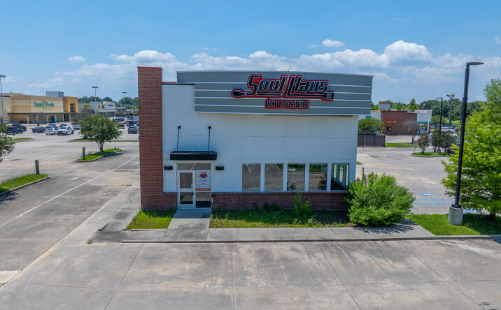 Pictures of Retail property located at 110 Hector Connoly Rd, Carencro, LA 70520 for sales - image #1