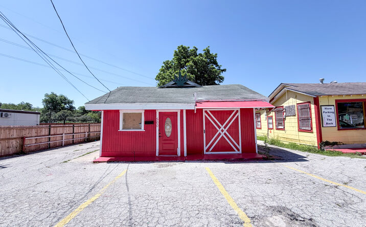 Pictures of Retail property located at 500 West Hildebrand Avenue, San Antonio, TX 78212 for sales - image #1