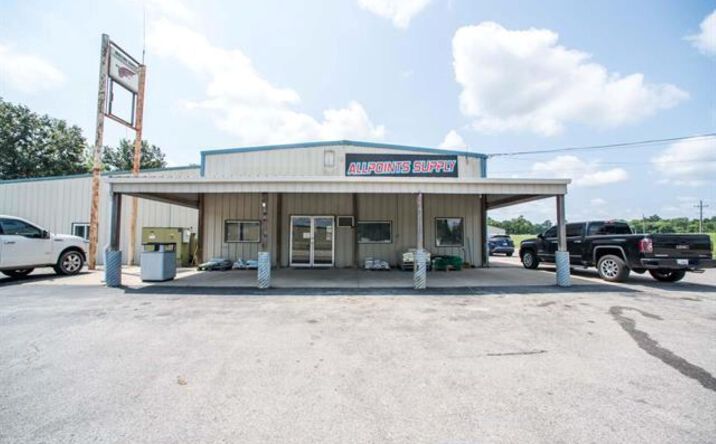 Pictures of Retail property located at 7362 N Russell Drive, Bicknell, IN 47512 for sales - image #1