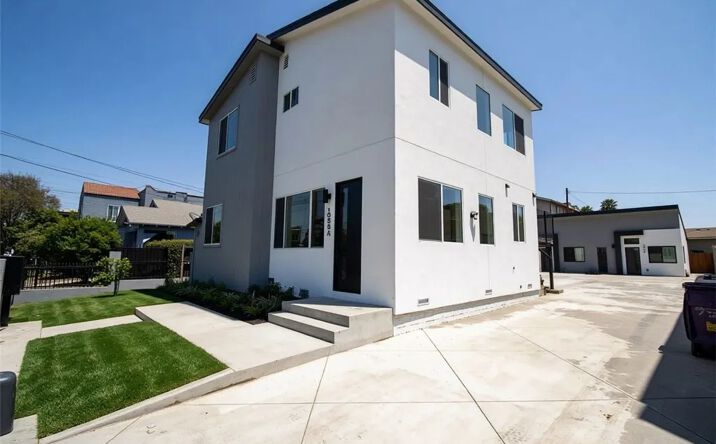 Pictures of Multifamily property located at 1056 Hoffman, Long Beach, CA 90813 for sales - image #1