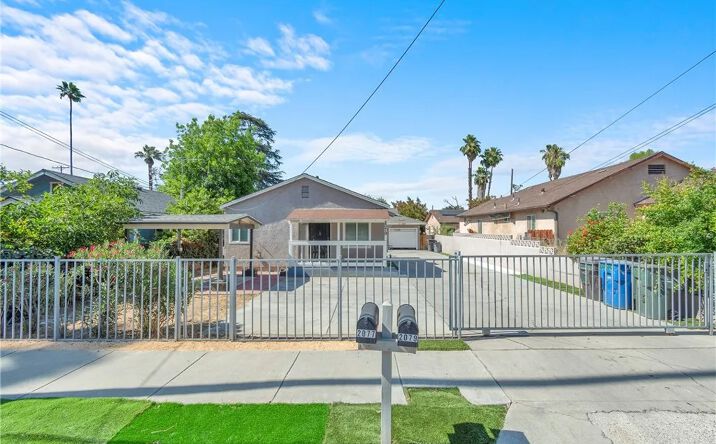 Pictures of Multifamily property located at 2077 Patterson Street, Riverside, CA 92507 for sales - image #1