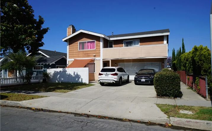Pictures of Multifamily property located at 1735 Orizaba Avenue, Long Beach, CA 90804 for sales - image #1