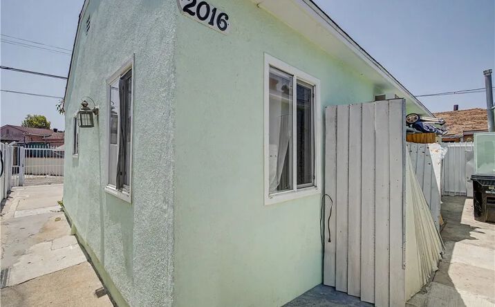 Pictures of Multifamily property located at 2016 W Manchester, Los Angeles, CA 90047 for sales - image #1