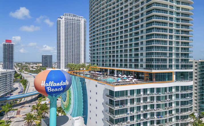 Pictures of Retail property located at 4111 South Ocean Drive, Hollywood, FL 33019 for sales - image #1