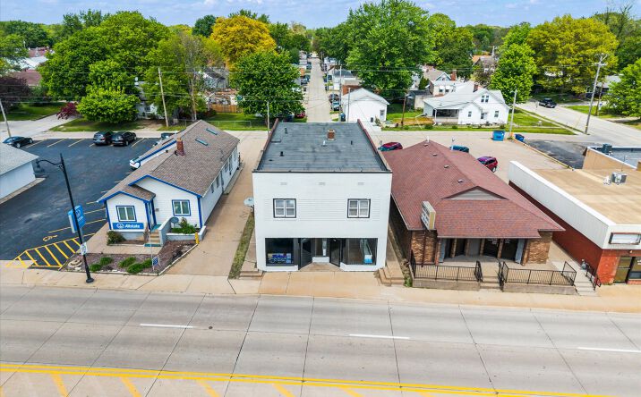 Pictures of Retail, Multifamily, Mixed Use property located at 3313 Avenue Of The Cities, Moline, IL 61265 for sales - image #1