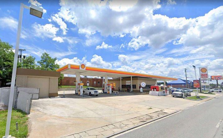 Pictures of Retail property located at 98 S Willow Ave, Cookeville, TN 38501 for sales - image #1