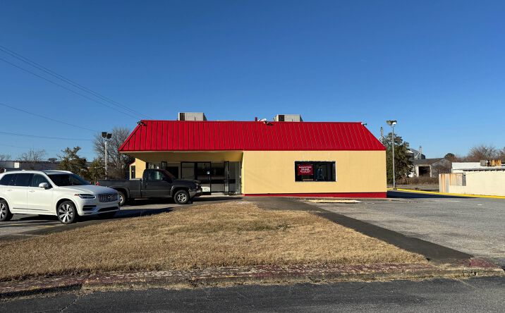 Pictures of Retail property located at 300 East Boulevard, Williamston, NC 27892 for sales - image #1