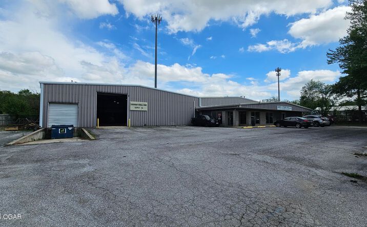 Pictures of Retail, Industrial property located at 5101 S Rangeline Road, Joplin, MO 64804 for sales - image #1