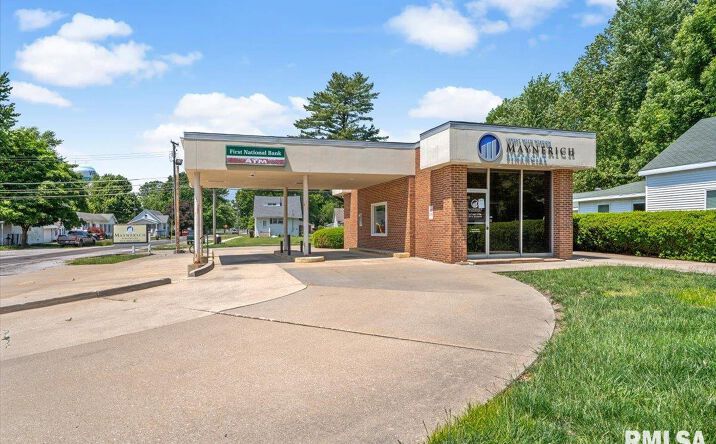 Pictures of Office, Retail property located at 405 N SPRINGFIELD Street, Virden, IL 62690 for sales - image #1