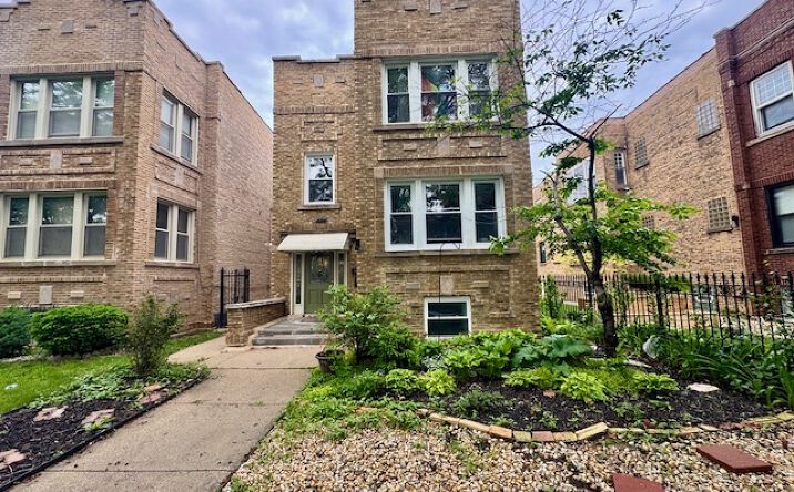 Pictures of Multifamily property located at 4124 W BARRY Avenue, Chicago, IL 60641 for sales - image #1