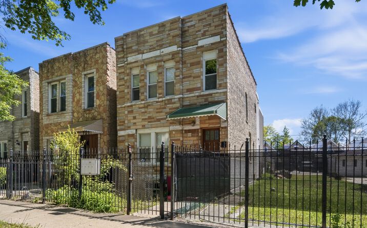 Pictures of Multifamily property located at 3505 W Le Moyne Street, Chicago, IL 60651 for sales - image #1
