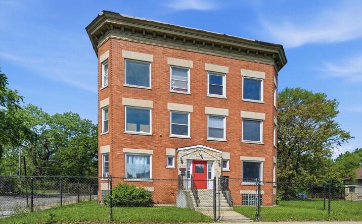 Pictures of Multifamily property located at 7056 S Parnell Avenue, Chicago, IL 60621 for sales - image #1