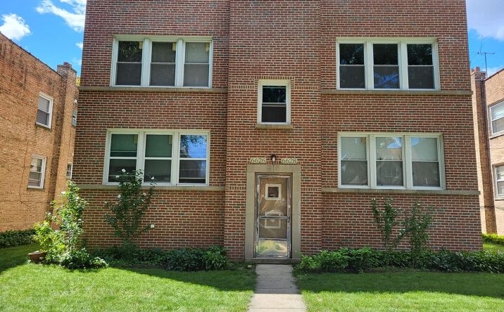 Pictures of Multifamily property located at 6626-6628 N Seeley Avenue, Chicago, IL 60645 for sales - image #1