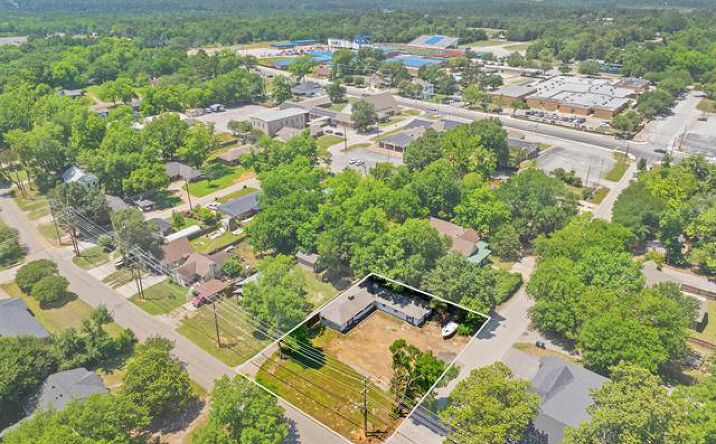 Pictures of Special Purpose property located at 207 S College, Lindale, TX 75771 for sales - image #1