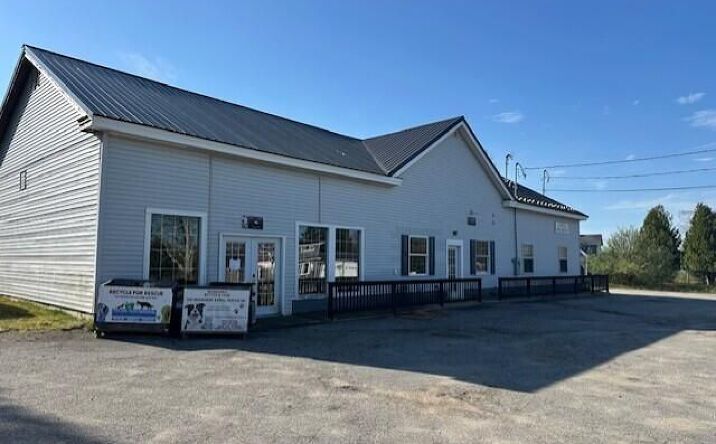 Pictures of Retail property located at 11 W Bay Road, Gouldsboro, ME 04607 for sales - image #1