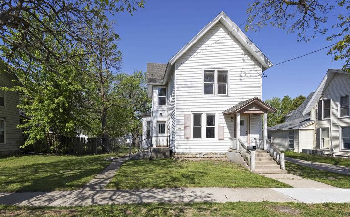 Pictures of Multifamily property located at 306-308 Center Avenue, Janesville, WI 53548 for sales - image #1