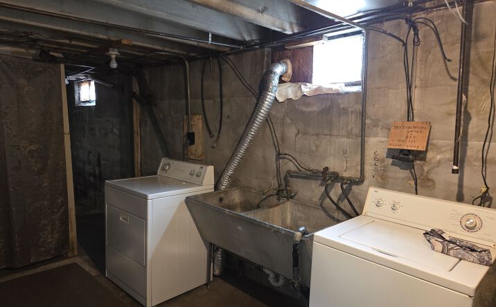 Pictures of Multifamily property located at 314 Roosevelt Avenue, Beloit, WI 53511 for sales - image #1