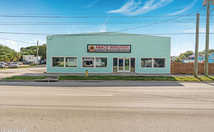 Pictures of Retail property located at 719 N Ridgewood Avenue, Daytona Beach, FL 32114 for sales - image #1