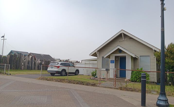 Pictures of Mixed Use, Special Purpose, Hospitality property located at 213 NW Cliff Street, Newport, OR 97365 for sales - image #1