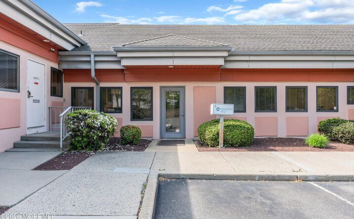 Pictures of Office property located at 501 Iron Bridge Road, Freehold Township, NJ 07728 for sales - image #1