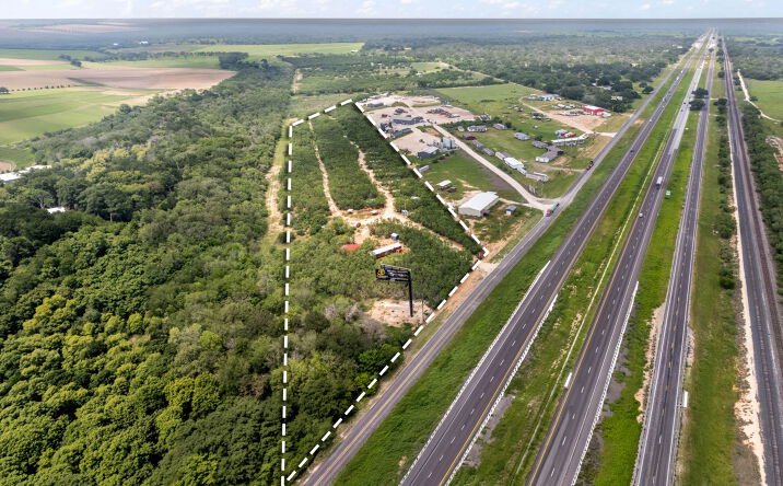 Pictures of Mixed Use, Land property located at 15725 Interstate 35, Moore, TX 78057 for sales - image #1