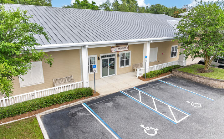 Pictures of Office property located at 733 COUNTY RD 466, LADY LAKE, FL 32159 for sales - image #1