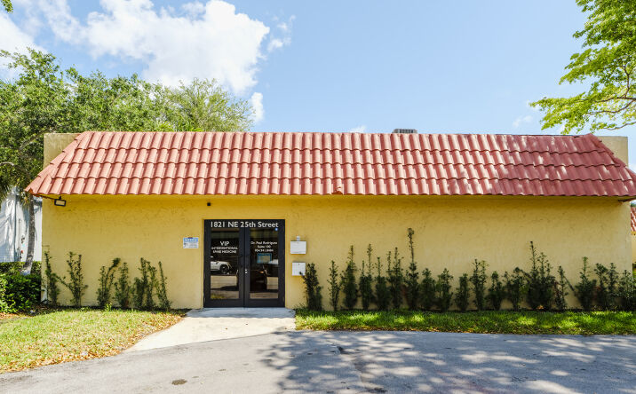 Pictures of Office property located at 1821 Northeast 25th Street, Lighthouse Point, FL 33064 for sales - image #1