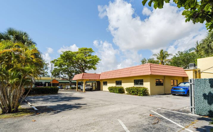 Pictures of Office property located at 1821 Northeast 25th Street, Lighthouse Point, FL 33064 for sales - image #1