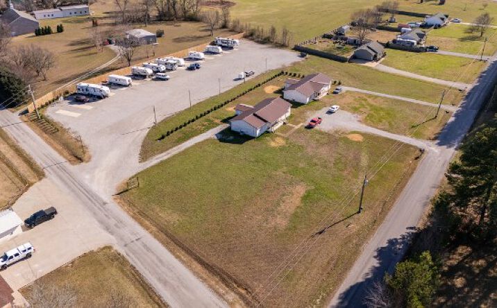 Pictures of Mixed Use, Mobile Home Park property located at 58 Lambs Ferry Rd, Leoma, TN 38468 for sales - image #1