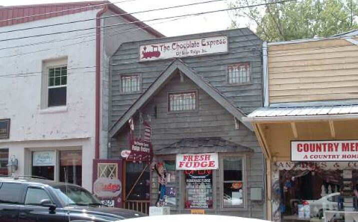 634 E Main Street, Blue Ridge