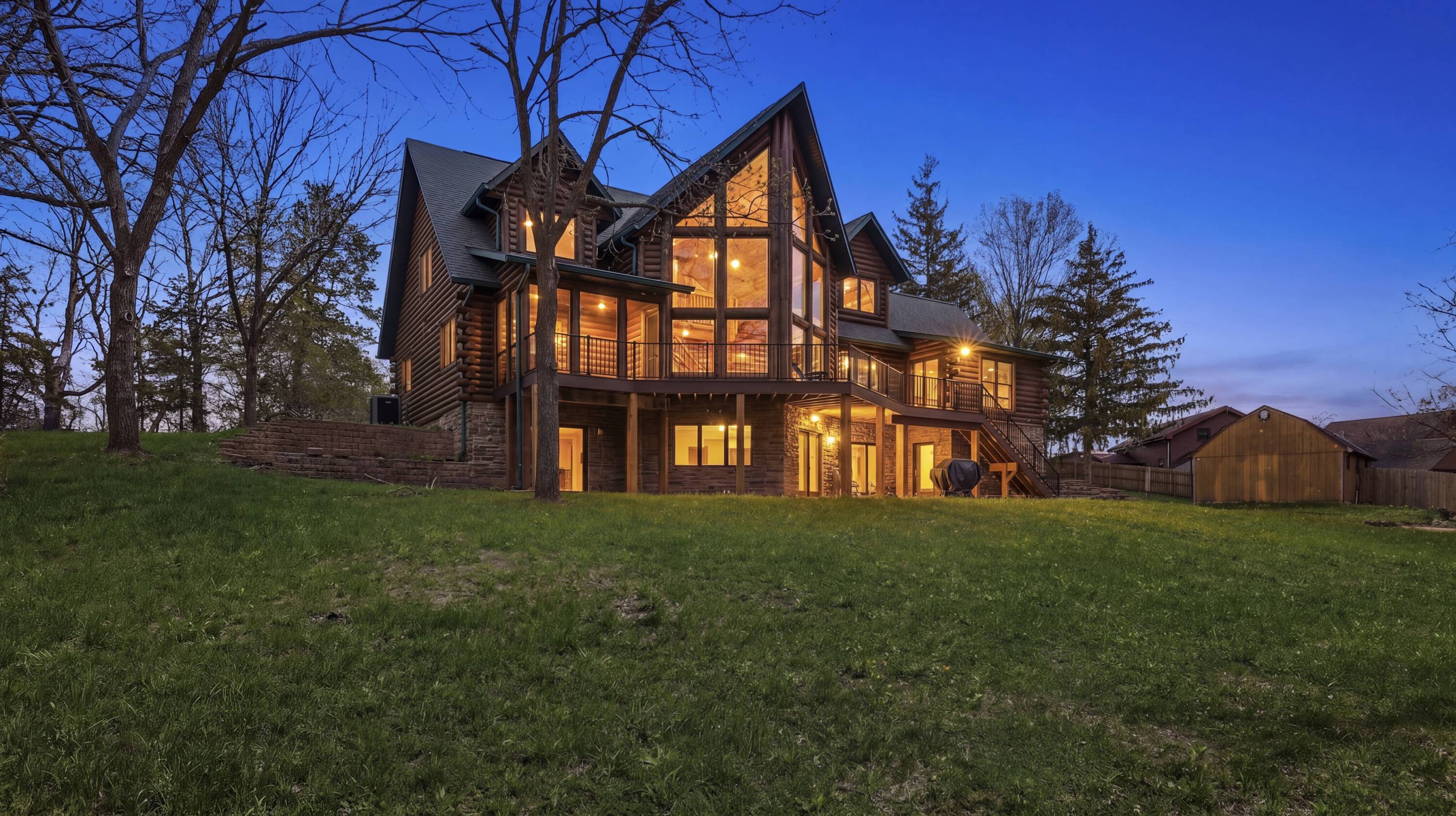 18134 Paradise Valley Rd, Durango, IA 52039