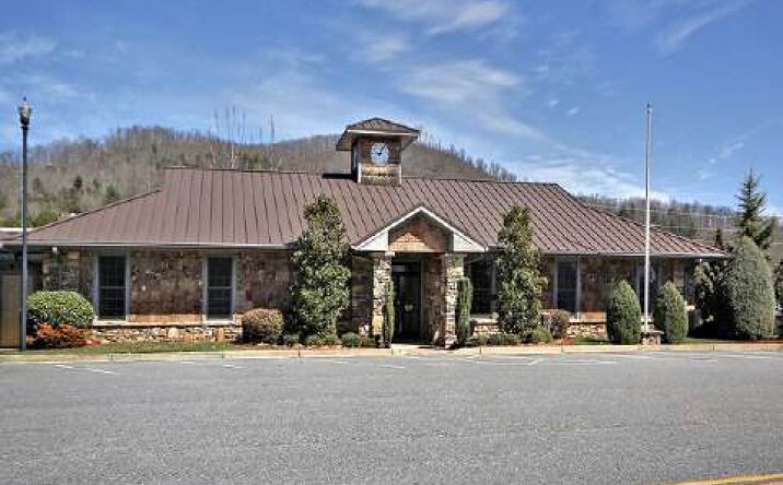 229 Chatuge Way, Hiawassee