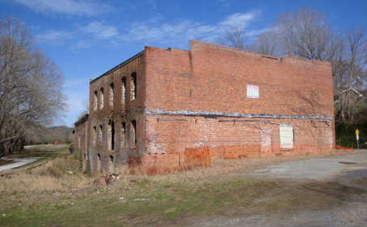 11 Railroad Street, Murphy